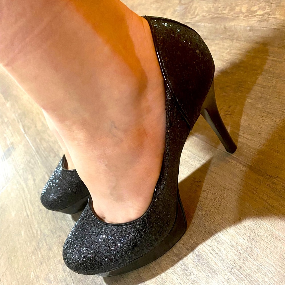 GUESS Pumps 👠